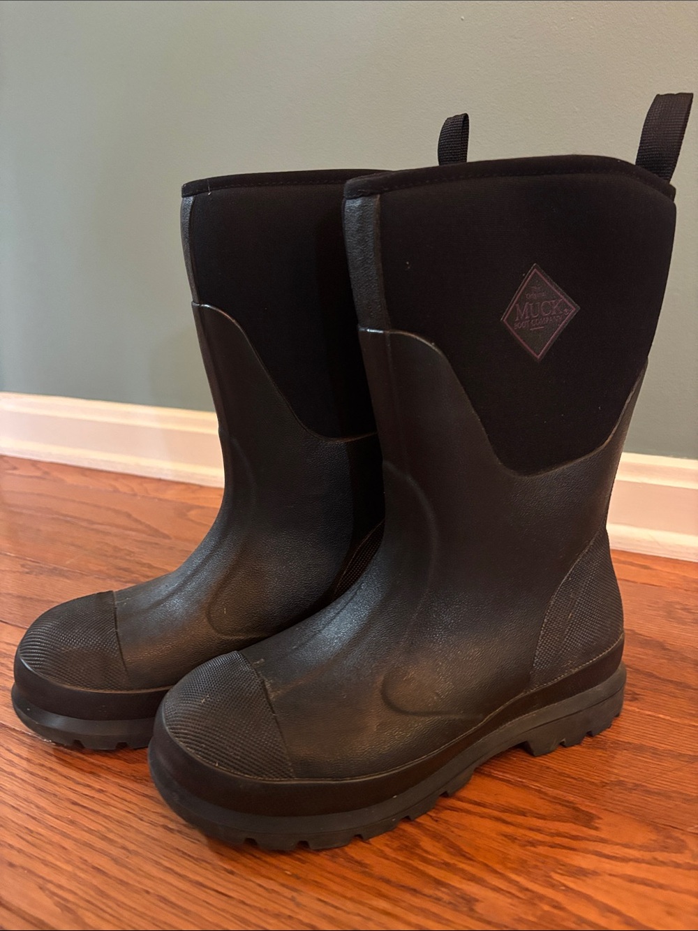 Muck Boots - women’s size 5 (US)